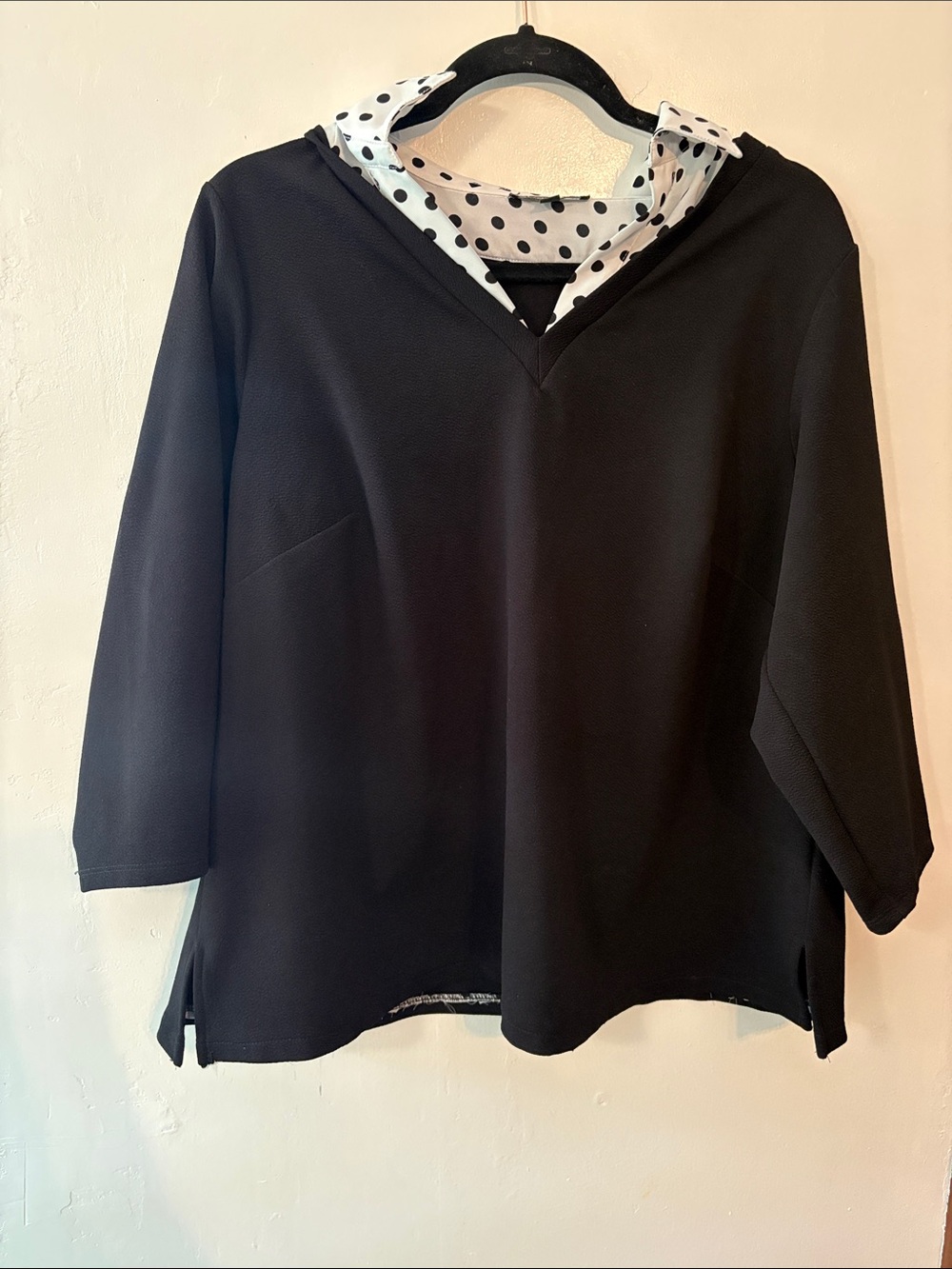 Adrianna Papell Black Polka Dot Hooded Layered Top Size 1X - Picture 2 of 6